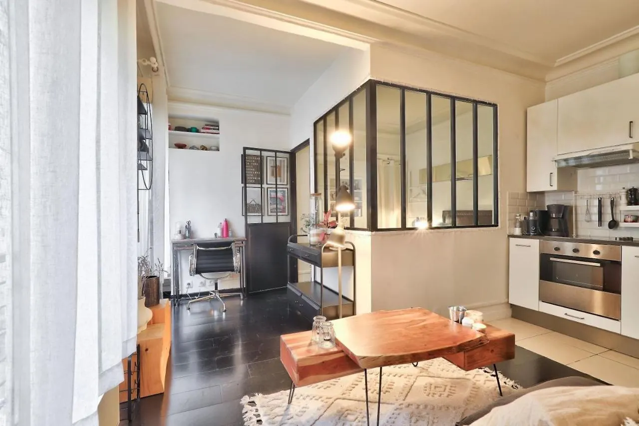 Cosy Apartment For 2 People - Paris 11 location